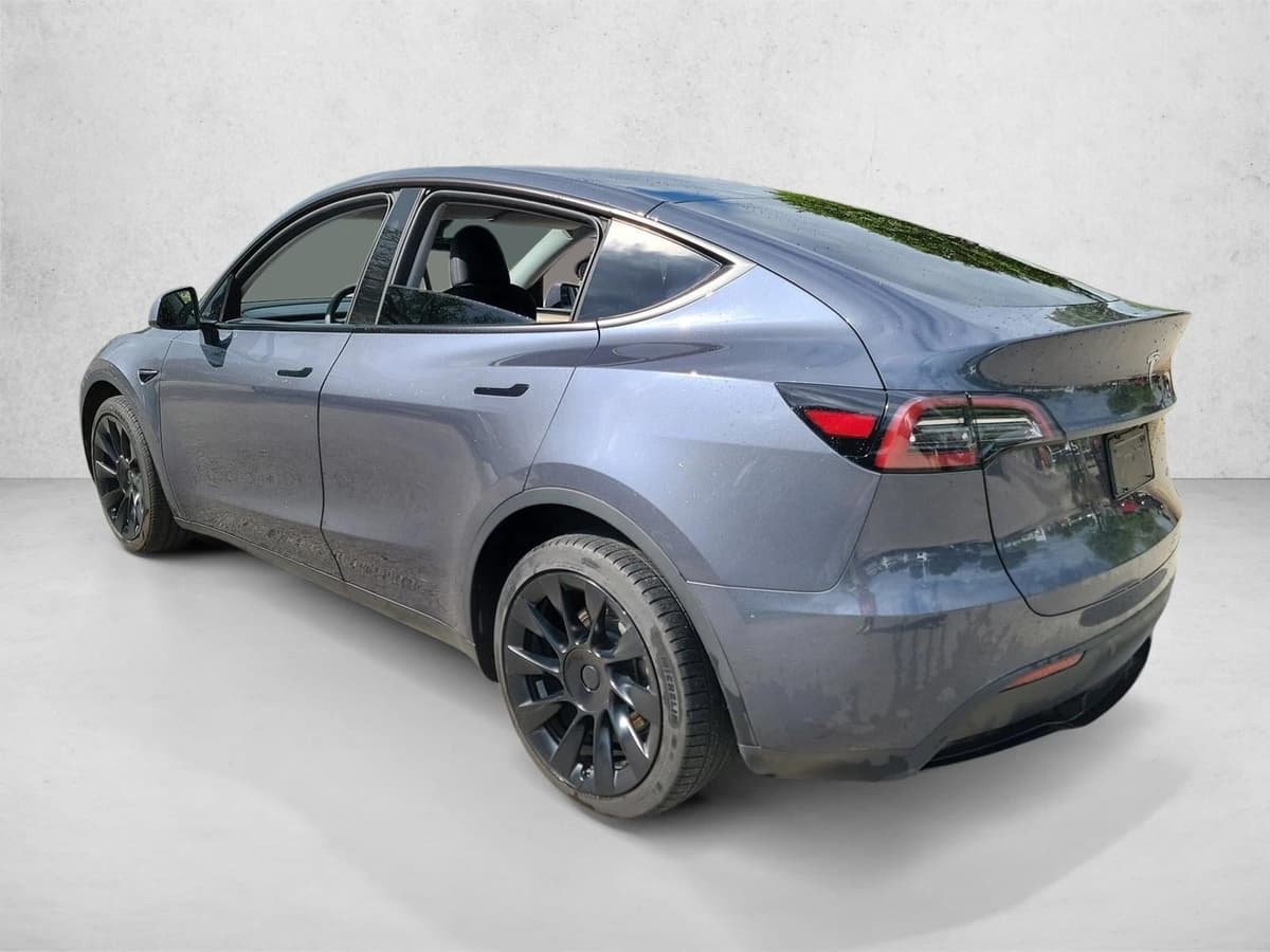 2023 Tesla Model Y - Image 6