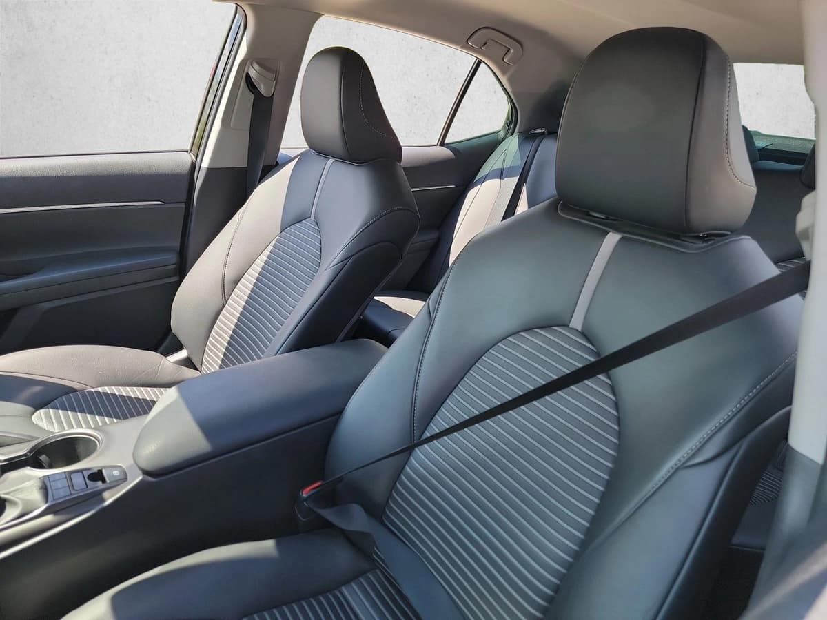 2022 Toyota Camry - Image 10