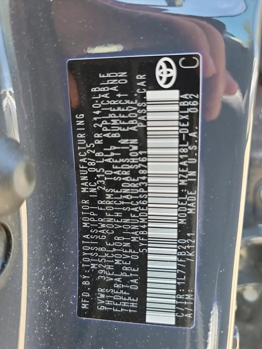 2025 Toyota Corolla - Image 24