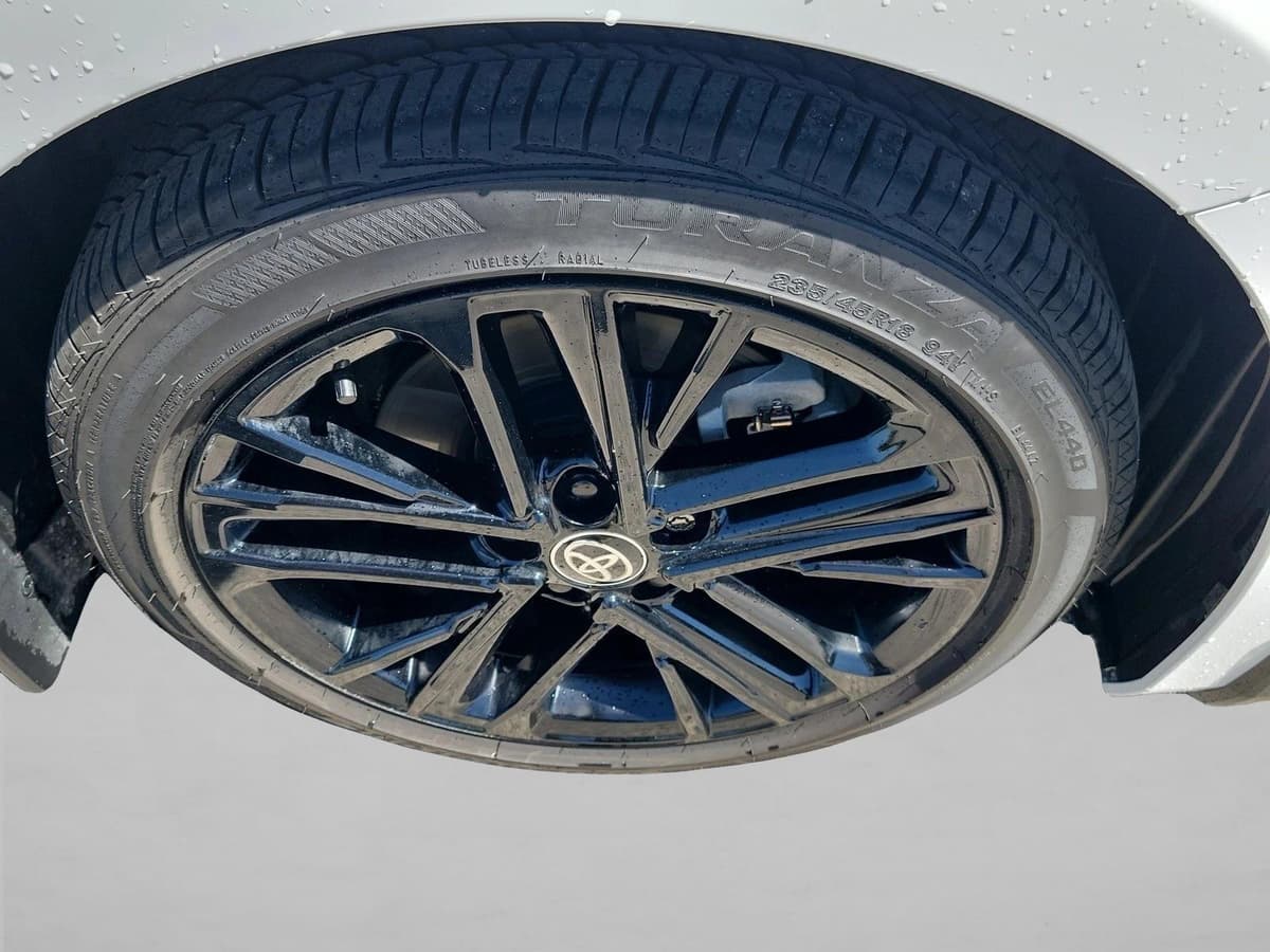 2025 Toyota Camry - Image 10