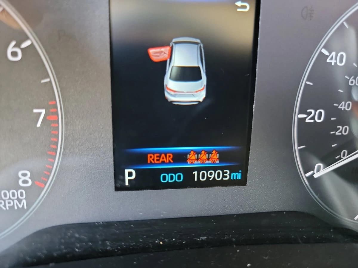 2025 Toyota Corolla - Image 20