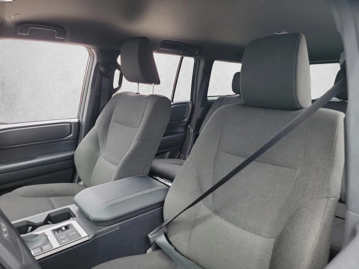 2025 Toyota Land Cruiser - Image 10