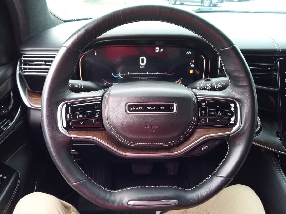 2023 Jeep Grand Wagoneer - Image 20