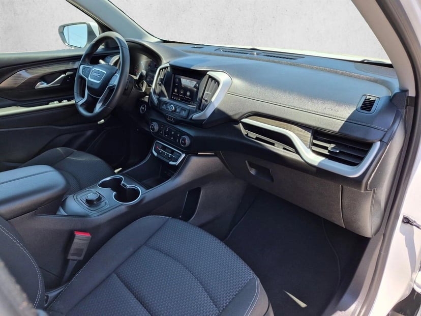 2024 GMC Terrain - Image 21