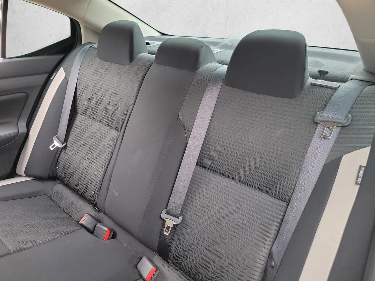 2020 Nissan Versa - Image 14