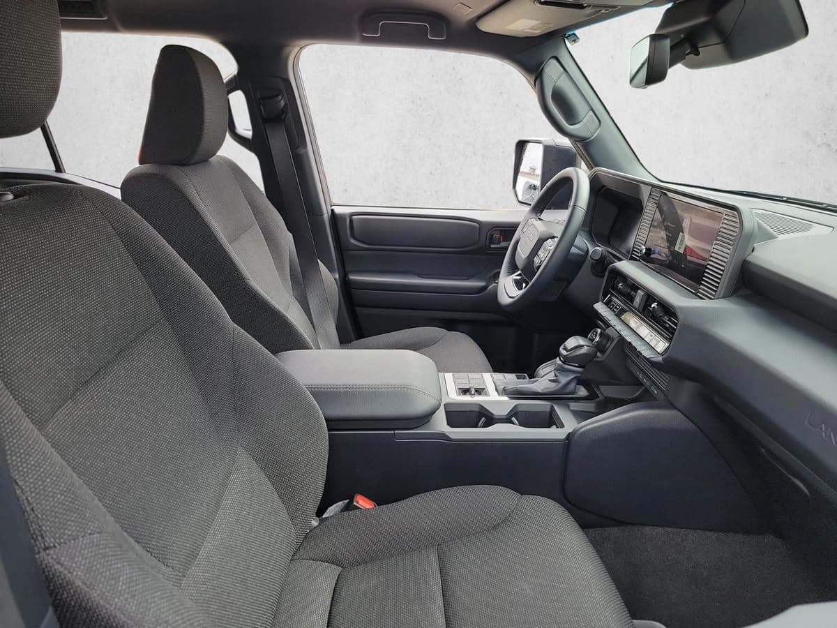 2025 Toyota Land Cruiser - Image 12