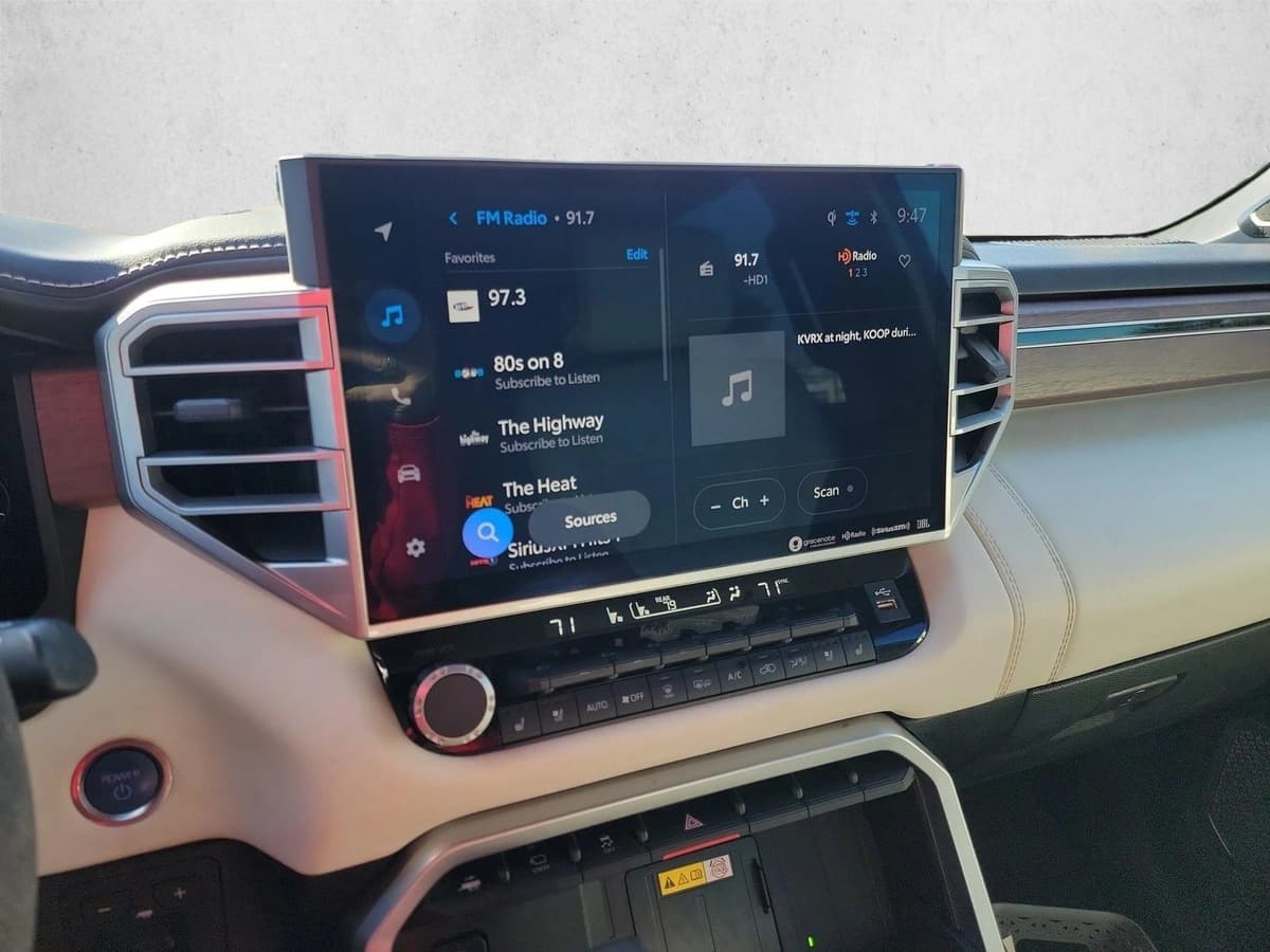 2023 Toyota Sequoia - Image 22