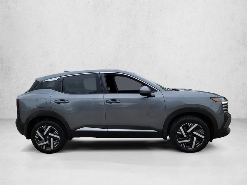 2025 Nissan Kicks - Image 4
