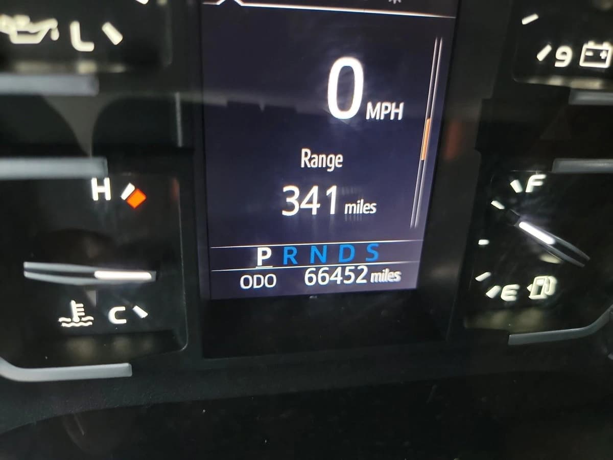 2018 Toyota Tundra - Image 21