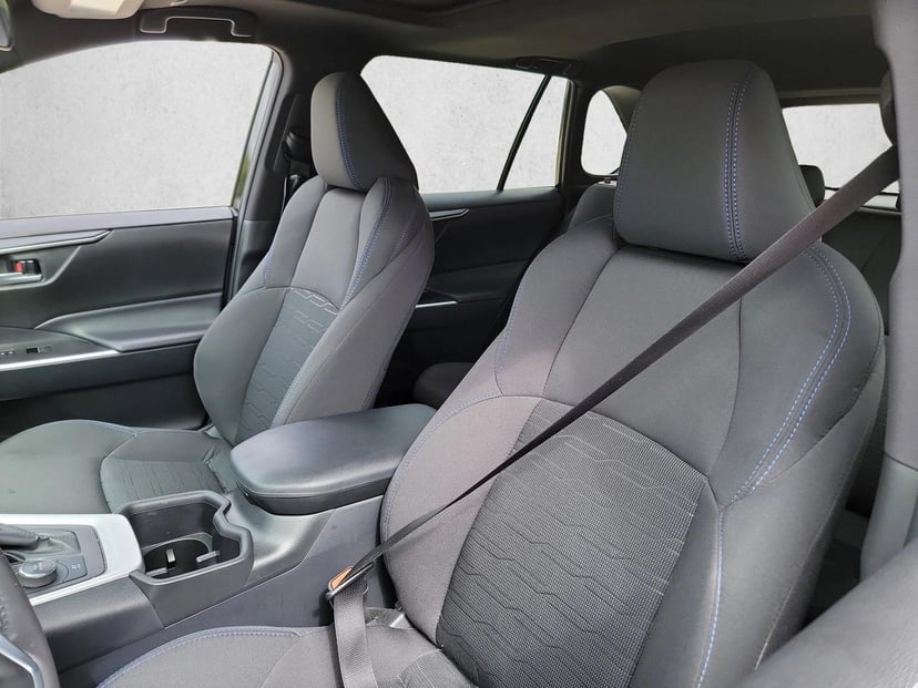 2025 Toyota RAV4 Hybrid - Image 13