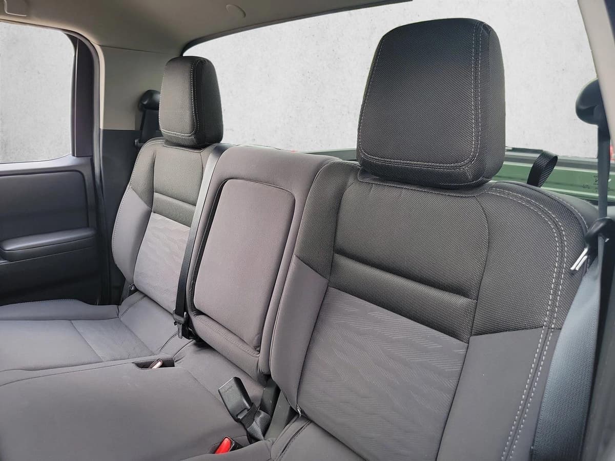 2024 Nissan Frontier - Image 11