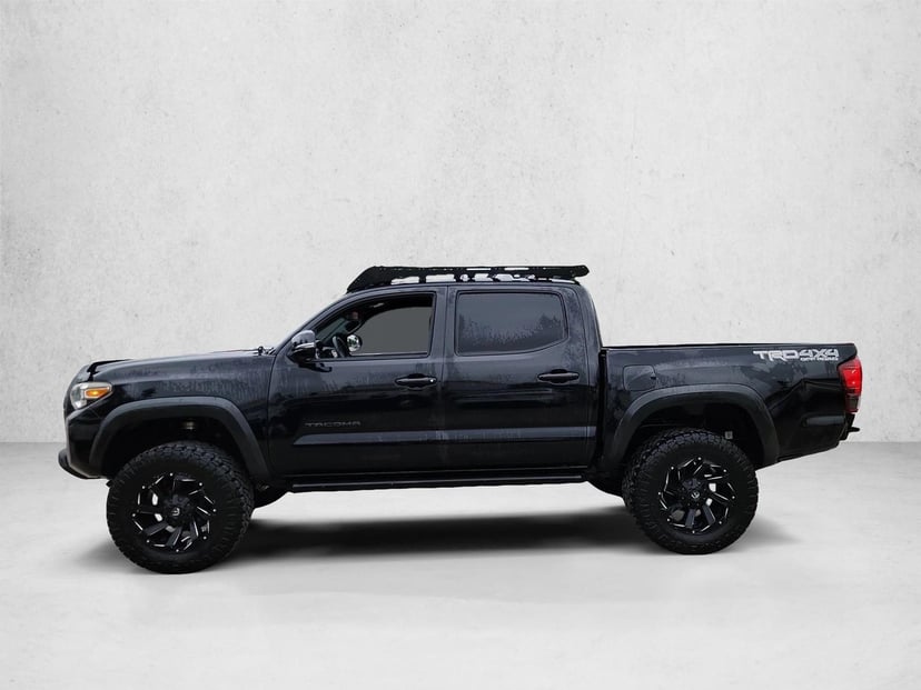 2019 Toyota Tacoma - Image 8