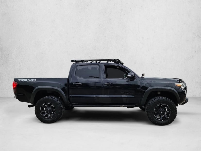 2019 Toyota Tacoma - Image 4