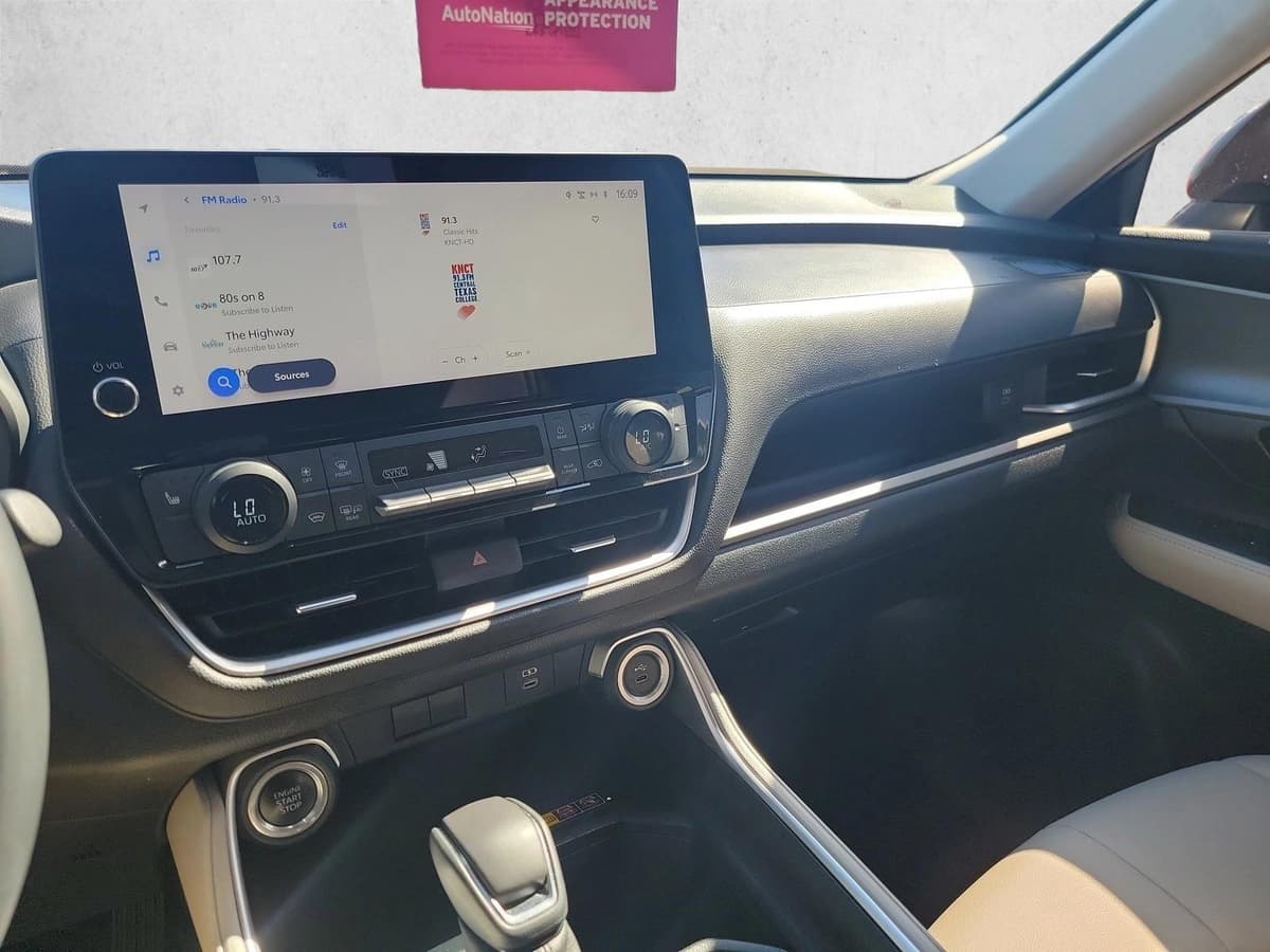 2024 Toyota Grand Highlander - Image 23