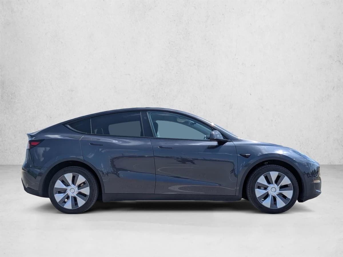 2024 Tesla Model Y - Image 4
