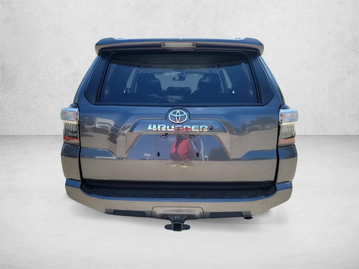 2020 Toyota 4Runner - Image 6