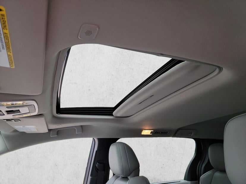 2026 Toyota Sienna - Image 19