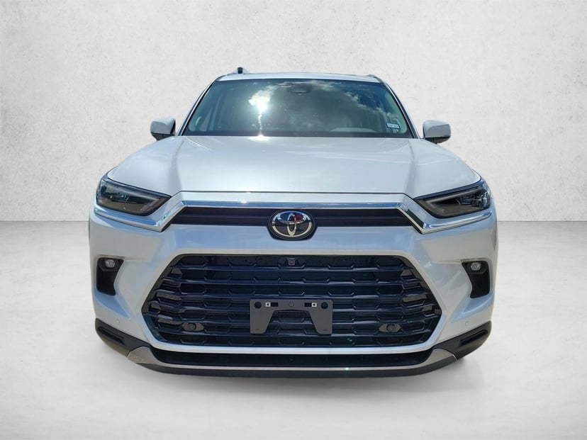 2026 Toyota Grand Highlander - Image 2