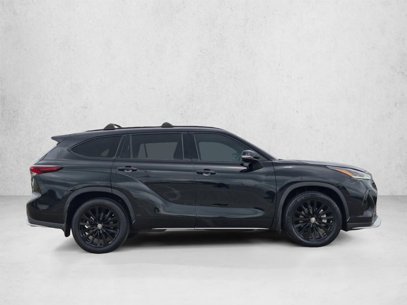 2024 Toyota Highlander - Image 4