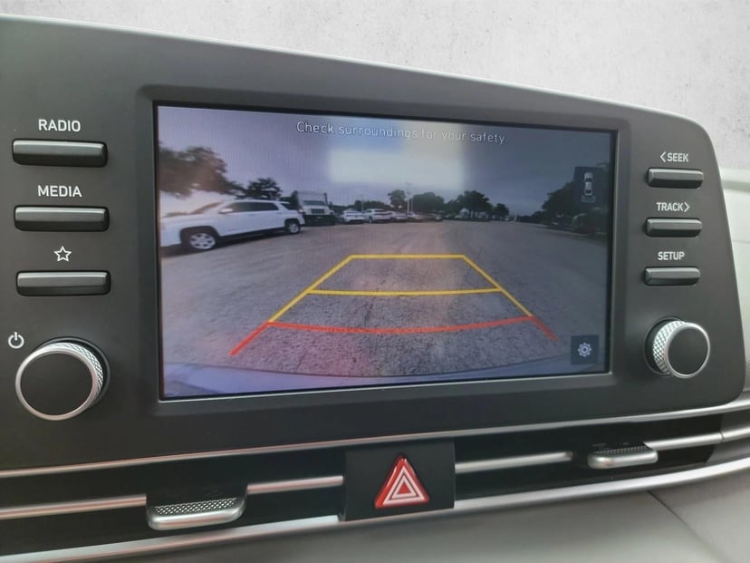 2023 Hyundai Elantra - Image 23