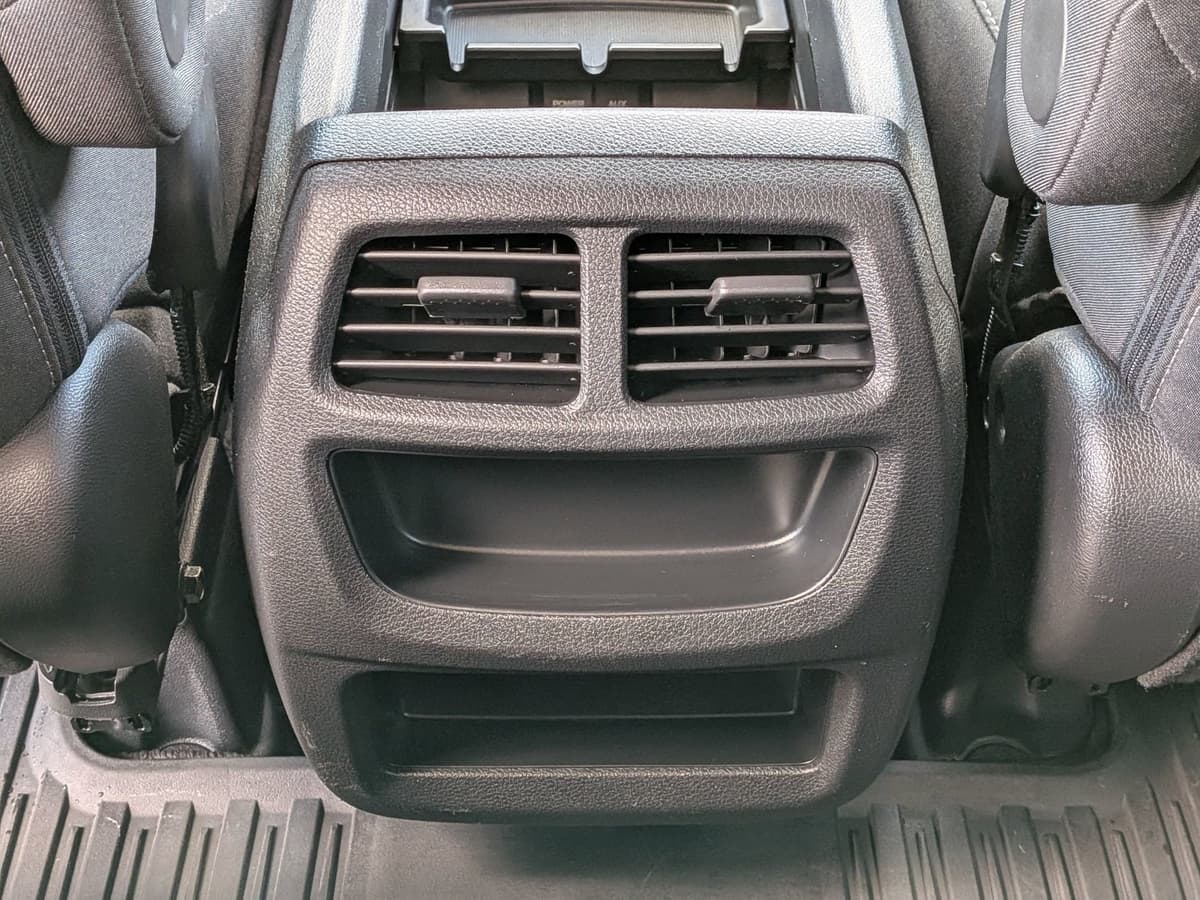 2020 Honda Ridgeline - Image 15