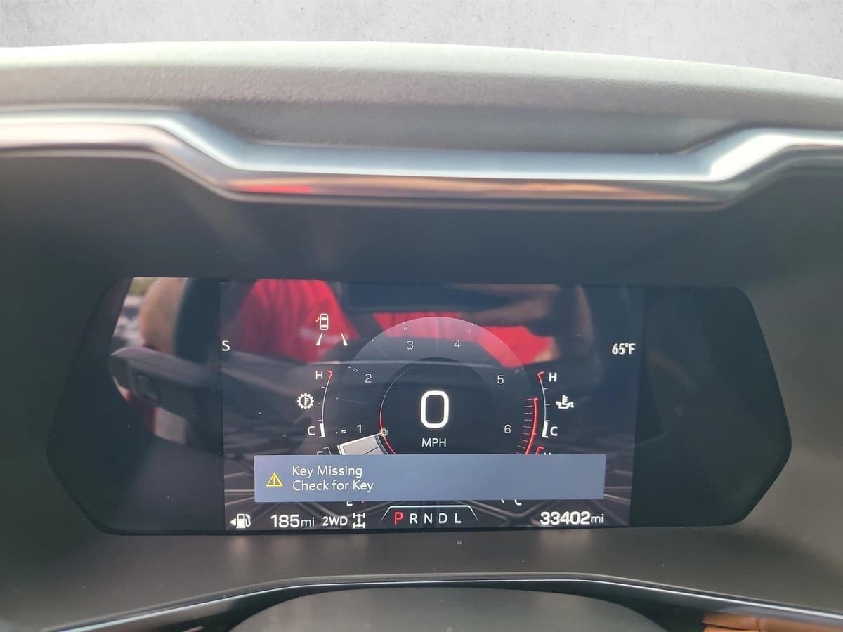 2023 GMC Canyon - Image 21