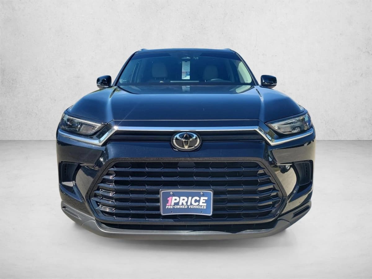 2024 Toyota Grand Highlander - Image 2