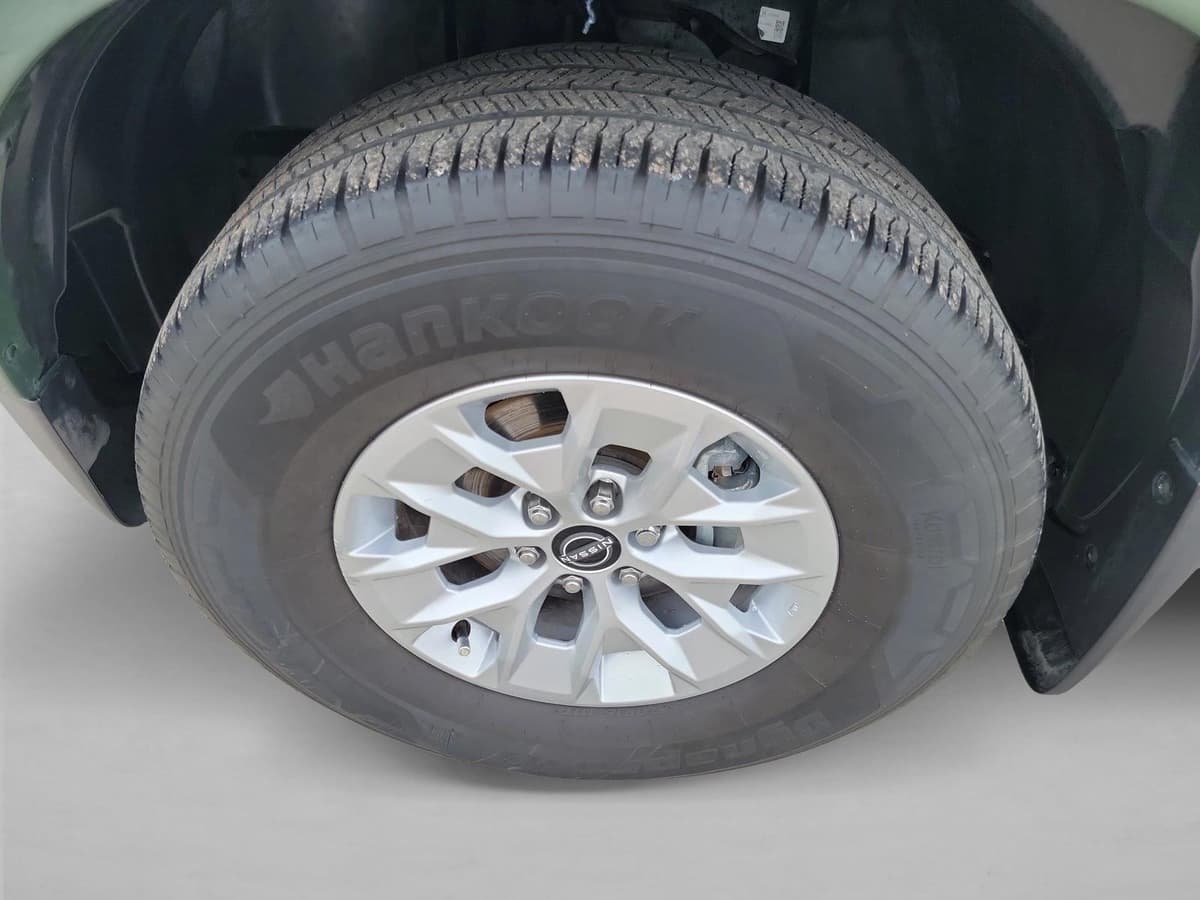 2024 Nissan Frontier - Image 9