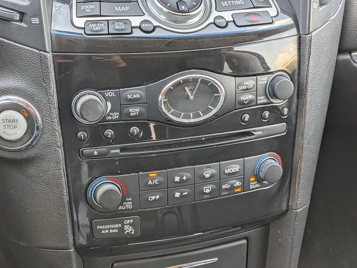 2012 INFINITI FX35 - Image 13