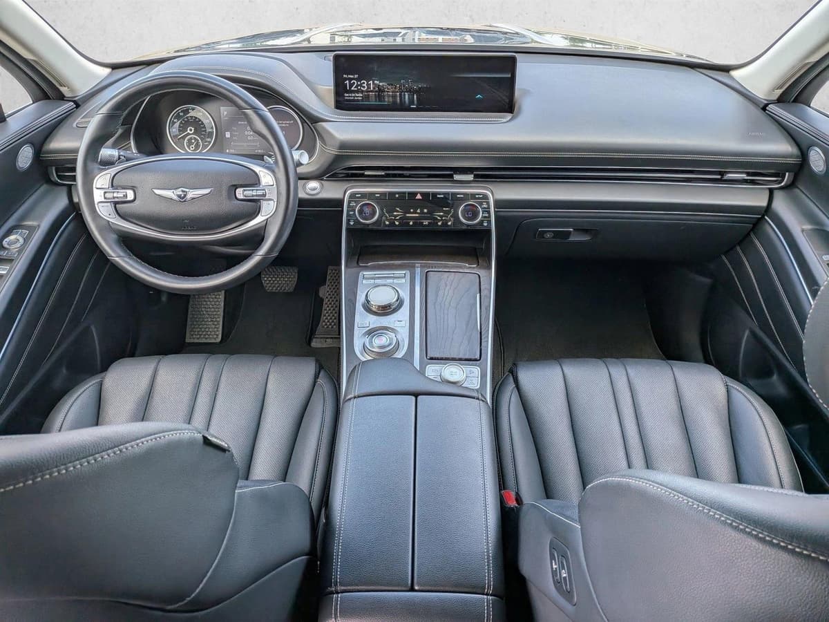 2024 Genesis GV80 - Image 17