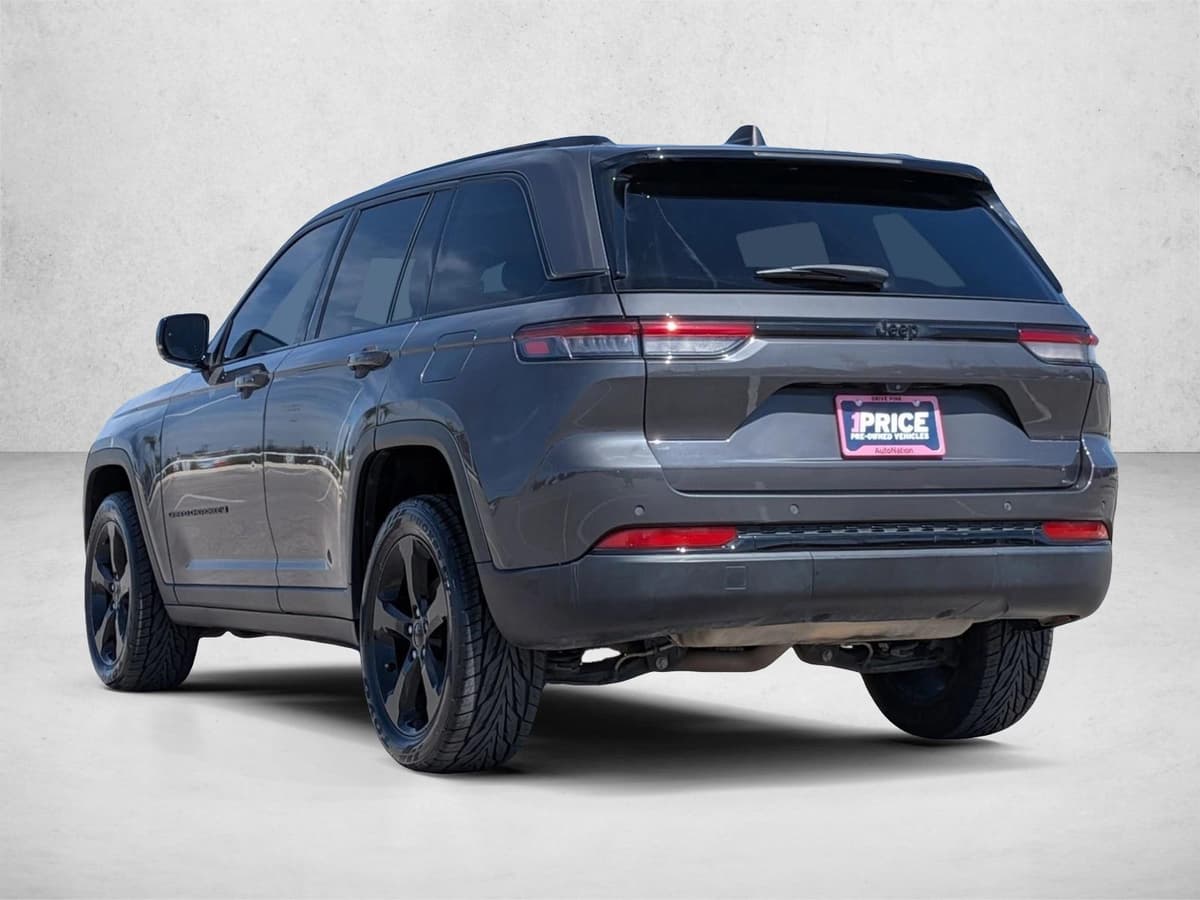 2022 Jeep Grand Cherokee - Image 8