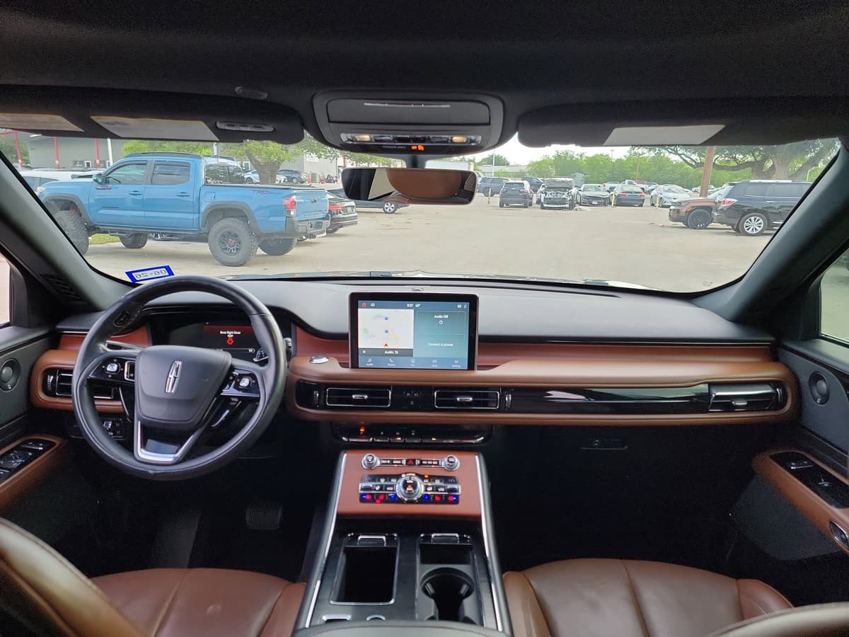 2020 Lincoln Aviator - Image 16