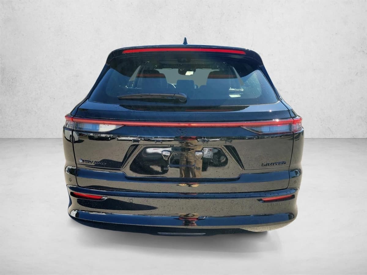 2026 Toyota Crown Signia - Image 6