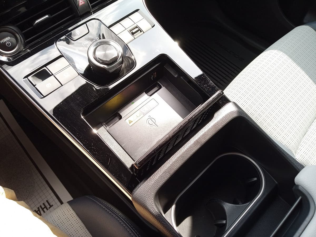 2025 Subaru Solterra - Image 22