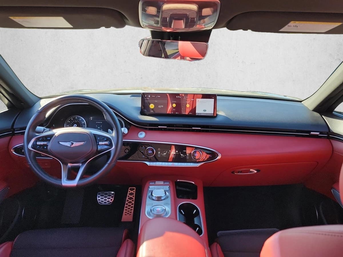 2022 Genesis GV70 - Image 15