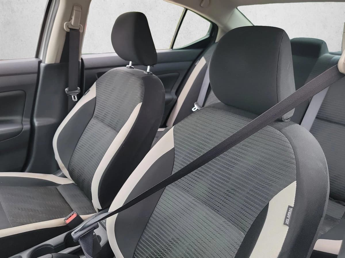 2020 Nissan Versa - Image 13