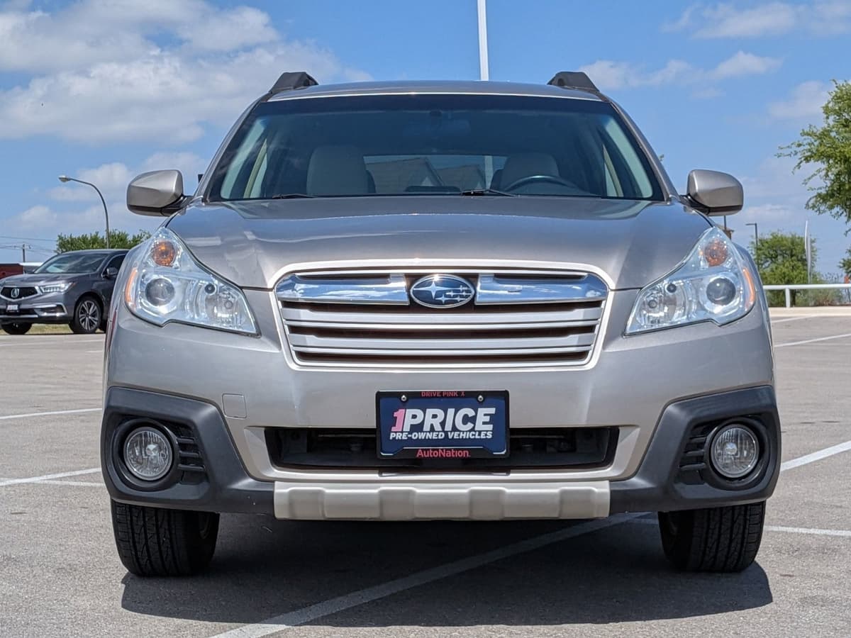 2014 Subaru Outback - Image 2