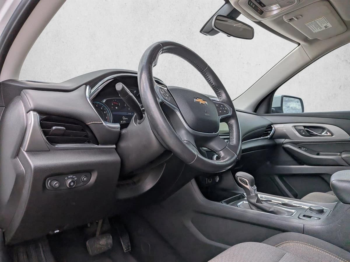 2021 Chevrolet Traverse - Image 10