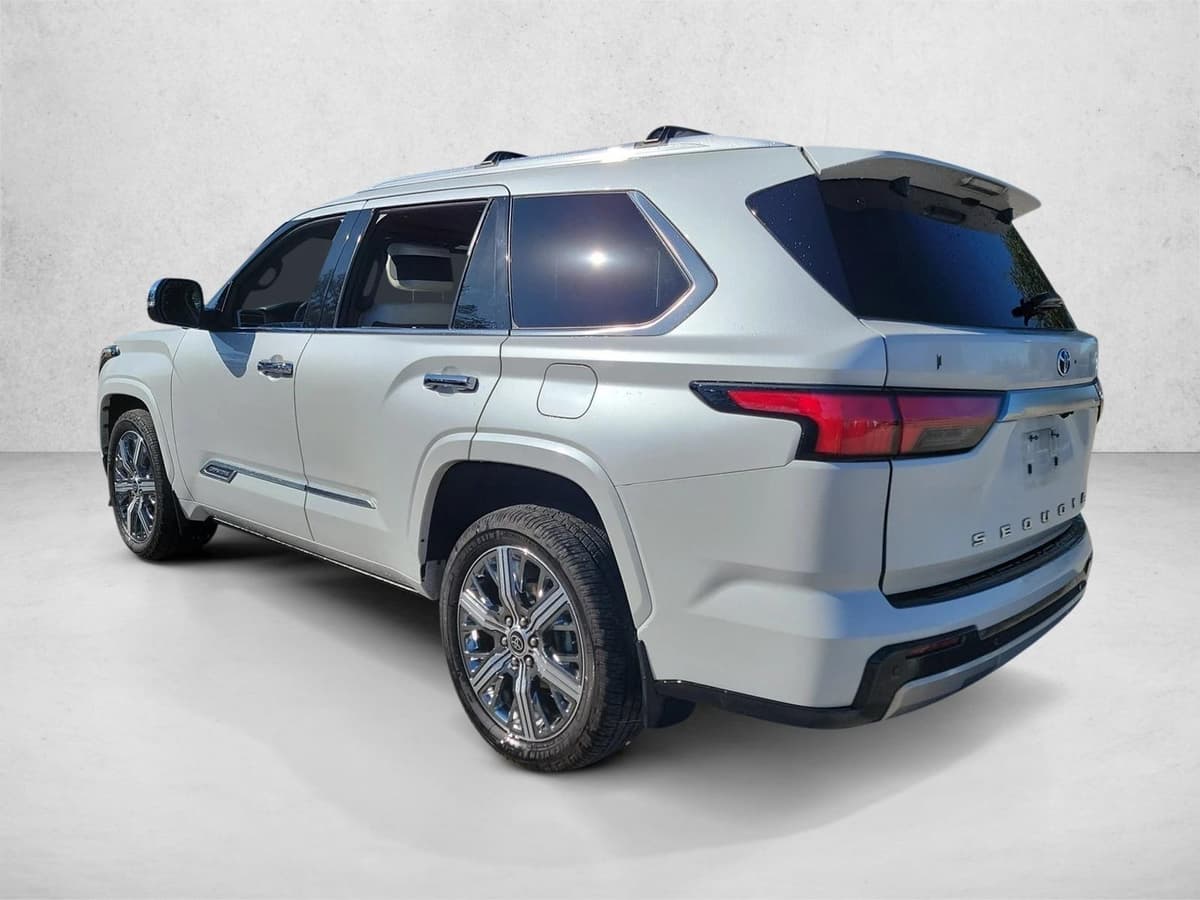 2023 Toyota Sequoia - Image 7
