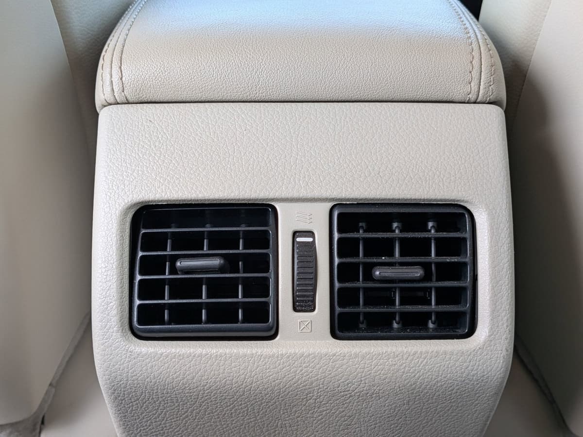 2014 Subaru Outback - Image 16