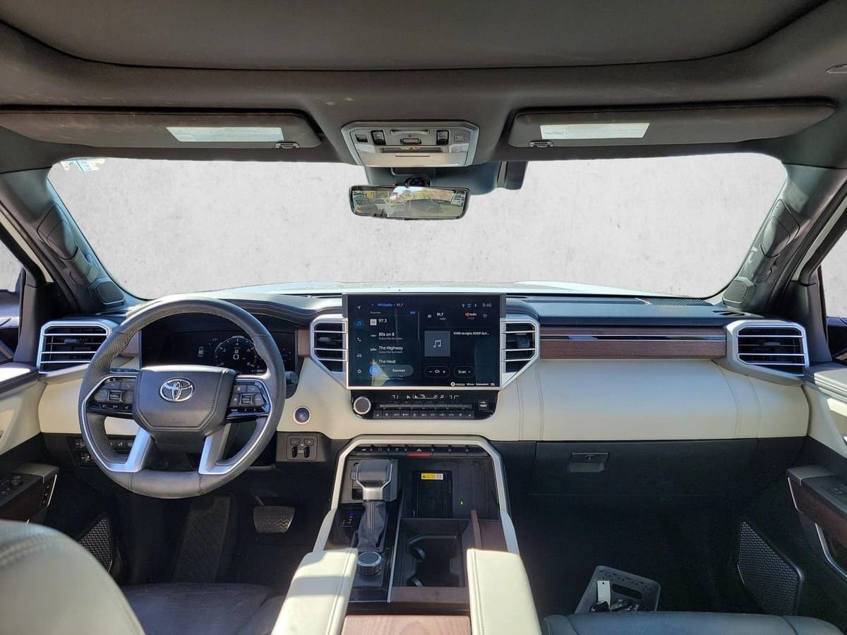 2023 Toyota Sequoia - Image 18