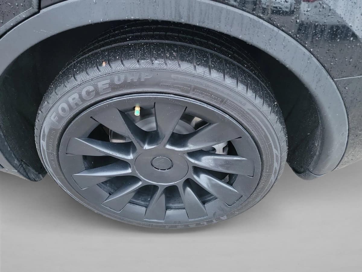 2022 Tesla Model Y - Image 9