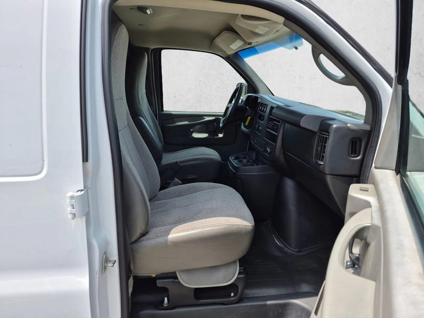 2015 Chevrolet Express 2500 - Image 18