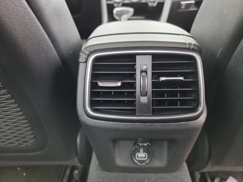 2019 Genesis G70 - Image 17