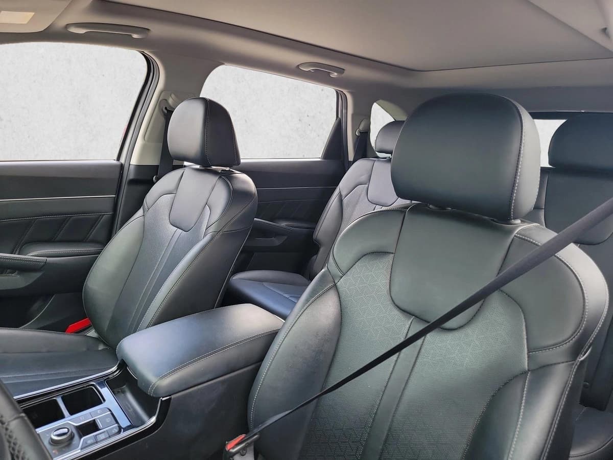 2022 Kia Sorento - Image 9
