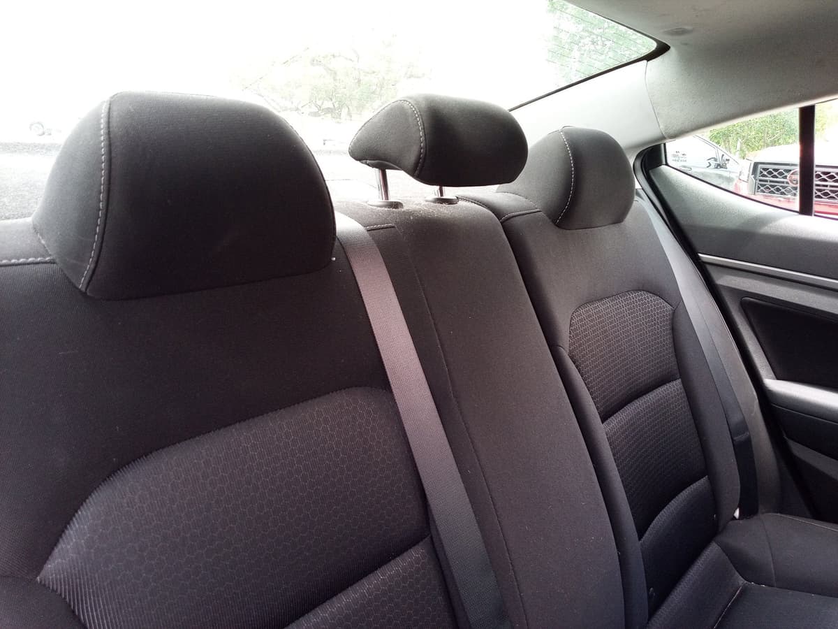 2017 Hyundai Elantra - Image 16