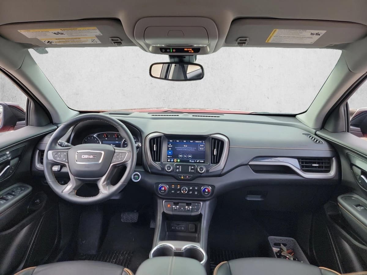 2024 GMC Terrain - Image 18