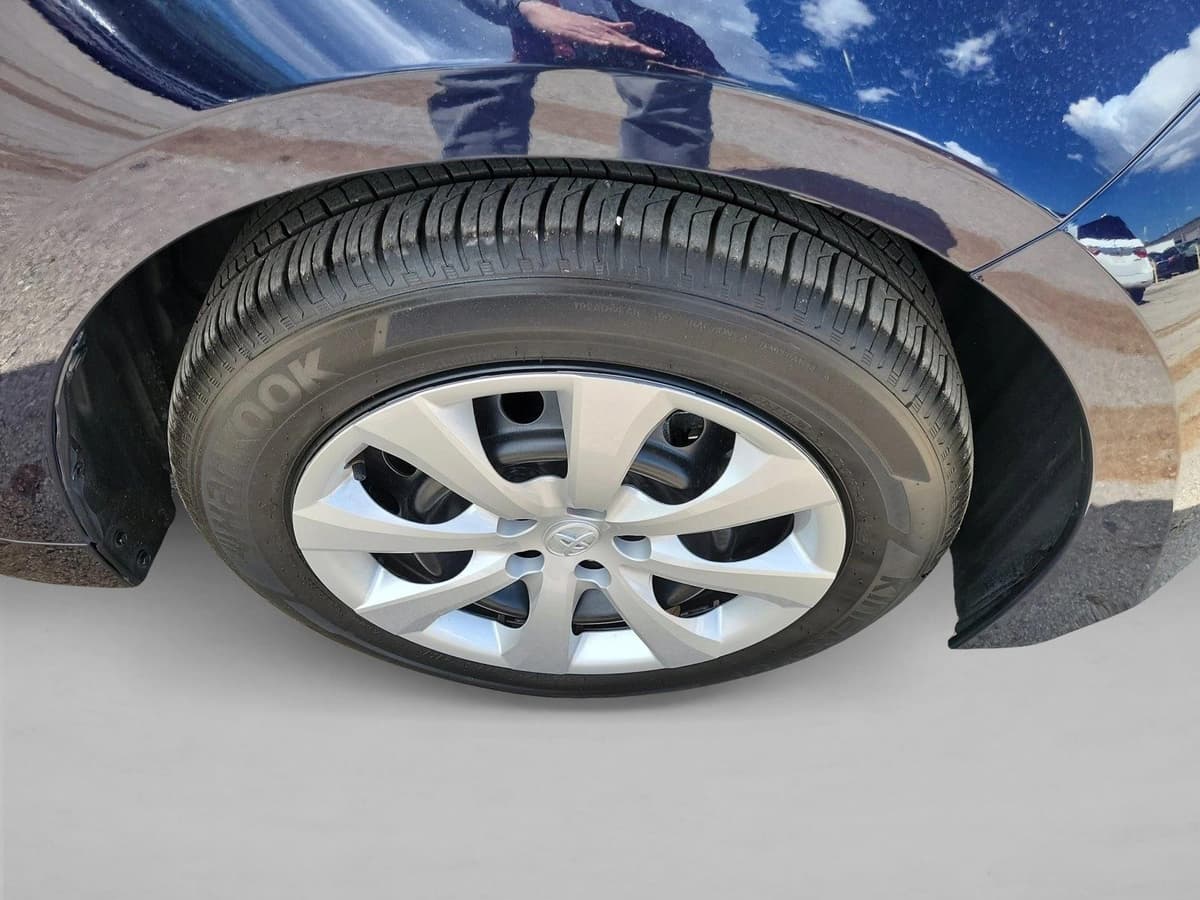 2025 Toyota Corolla - Image 10