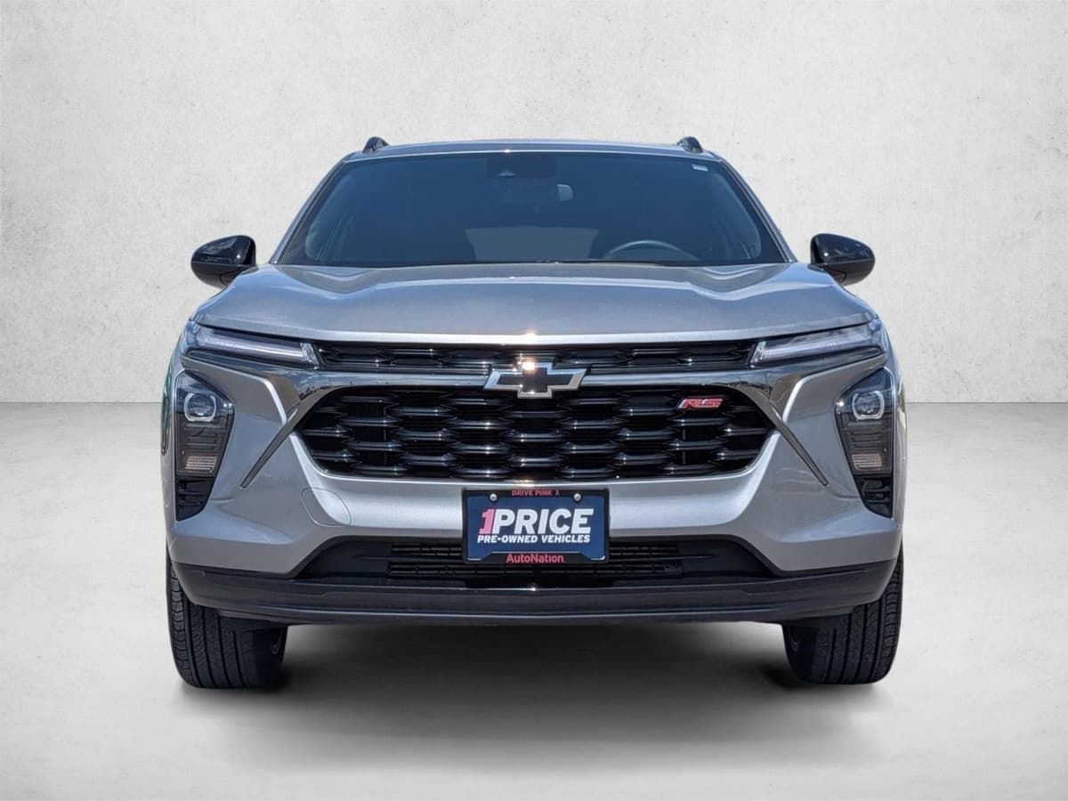 2025 Chevrolet Trax - Image 2