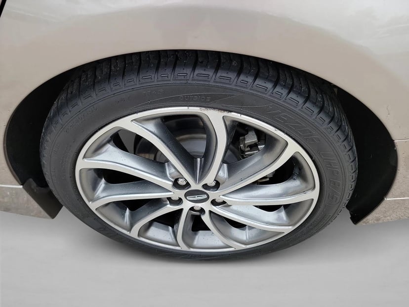 2018 Lincoln MKZ - Image 9